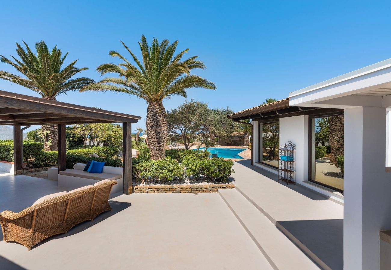Villa a San Vito Lo Capo - Bella villa con piscina a poche centinaia di metri dalla spiaggia di San Vito Lo Capo