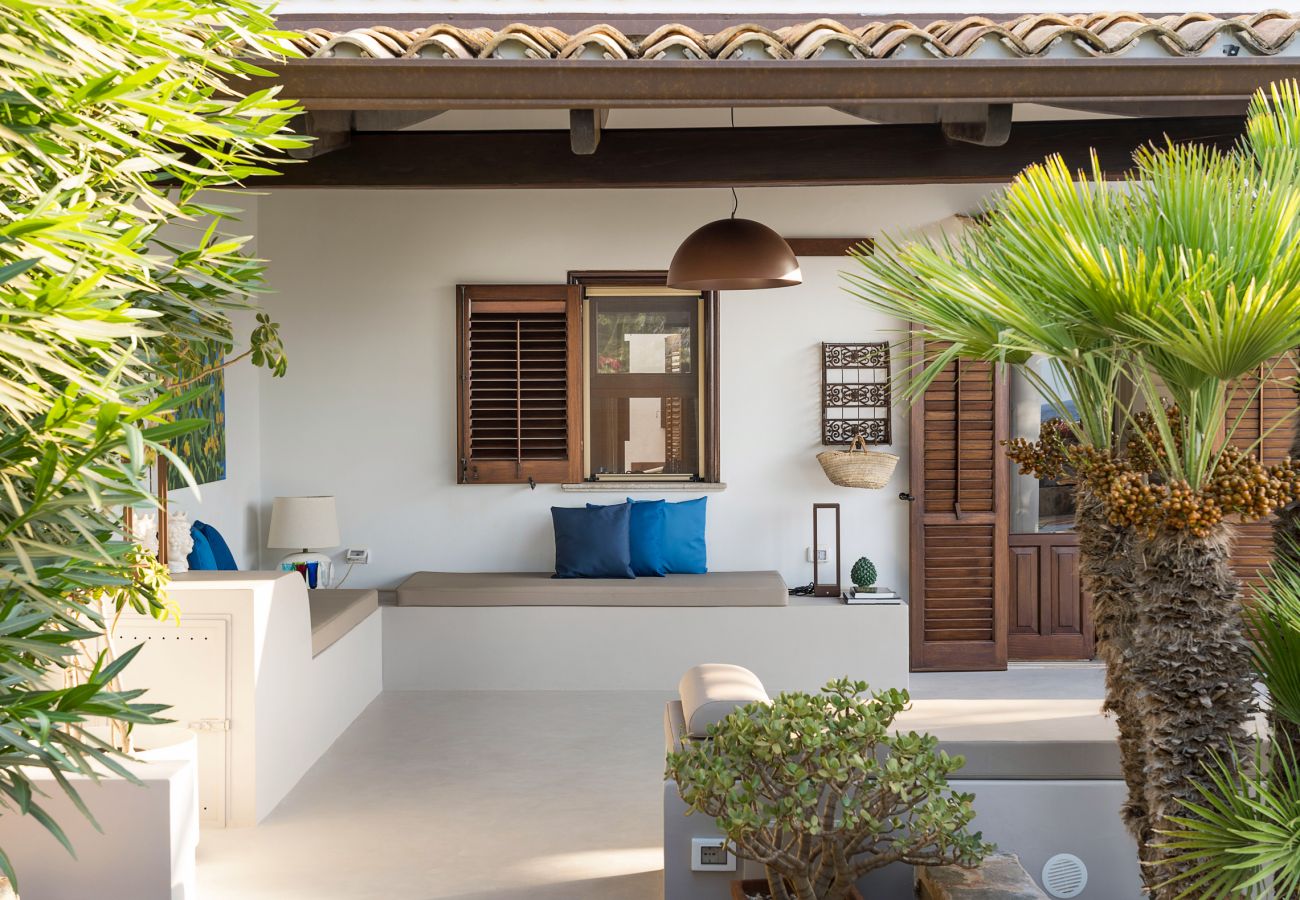 Villa a San Vito Lo Capo - Bella villa con piscina a poche centinaia di metri dalla spiaggia di San Vito Lo Capo