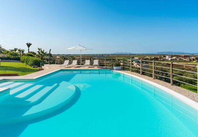 Villa a Paceco - Confortevole villa con piscina situata in splendida posizione panoramica nei dintorni di Trapani