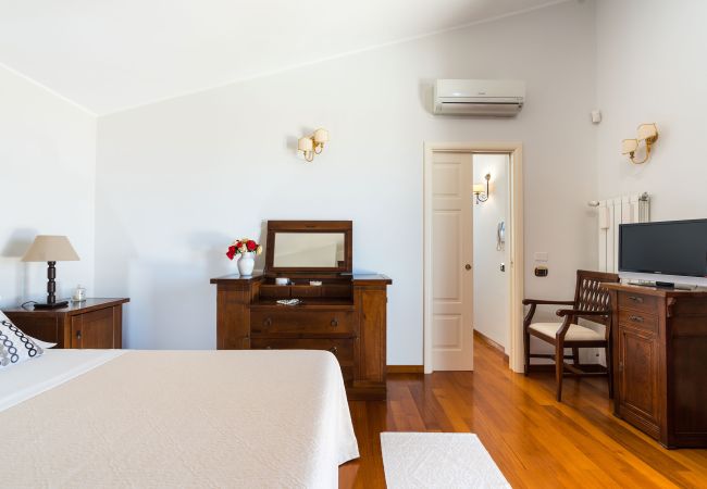 Villa a Paceco - Confortevole villa con piscina situata in splendida posizione panoramica nei dintorni di Trapani Villa a Paceco - Confortevole villa con piscina situata in splendida posizione panoramica nei dintorni di Trapani