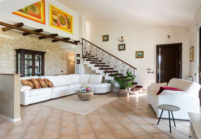 Villa a Paceco - Confortevole villa con piscina situata in splendida posizione panoramica nei dintorni di Trapani Villa a Paceco - Confortevole villa con piscina situata in splendida posizione panoramica nei dintorni di Trapani