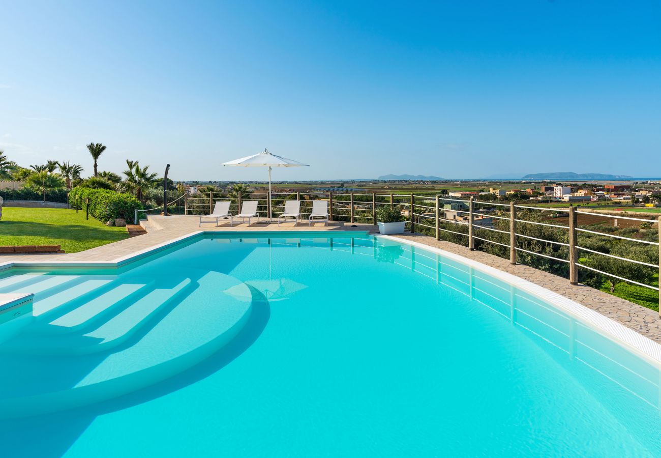 Villa a Paceco - Confortevole villa con piscina situata in splendida posizione panoramica nei dintorni di Trapani