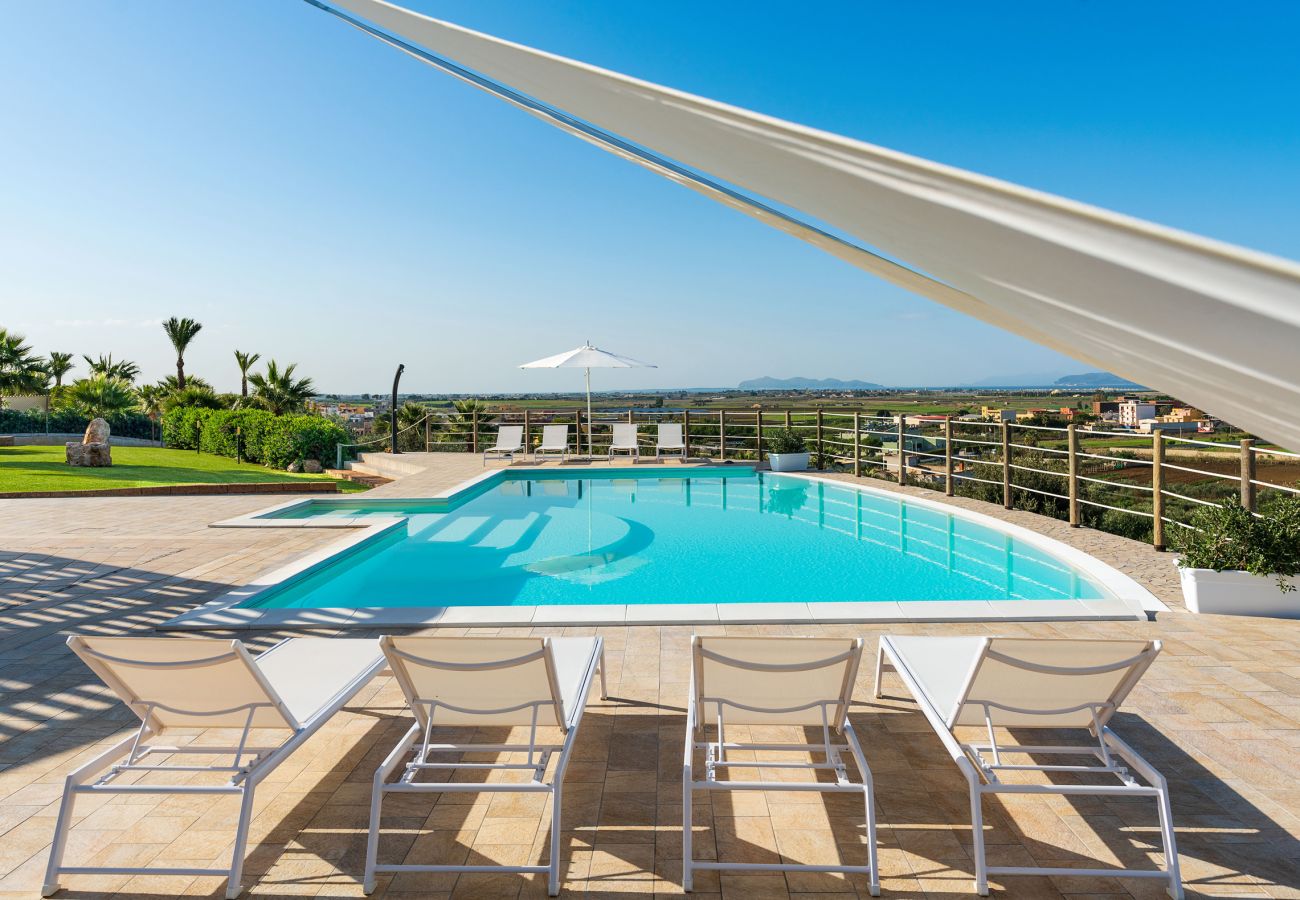 Villa a Paceco - Confortevole villa con piscina situata in splendida posizione panoramica nei dintorni di Trapani