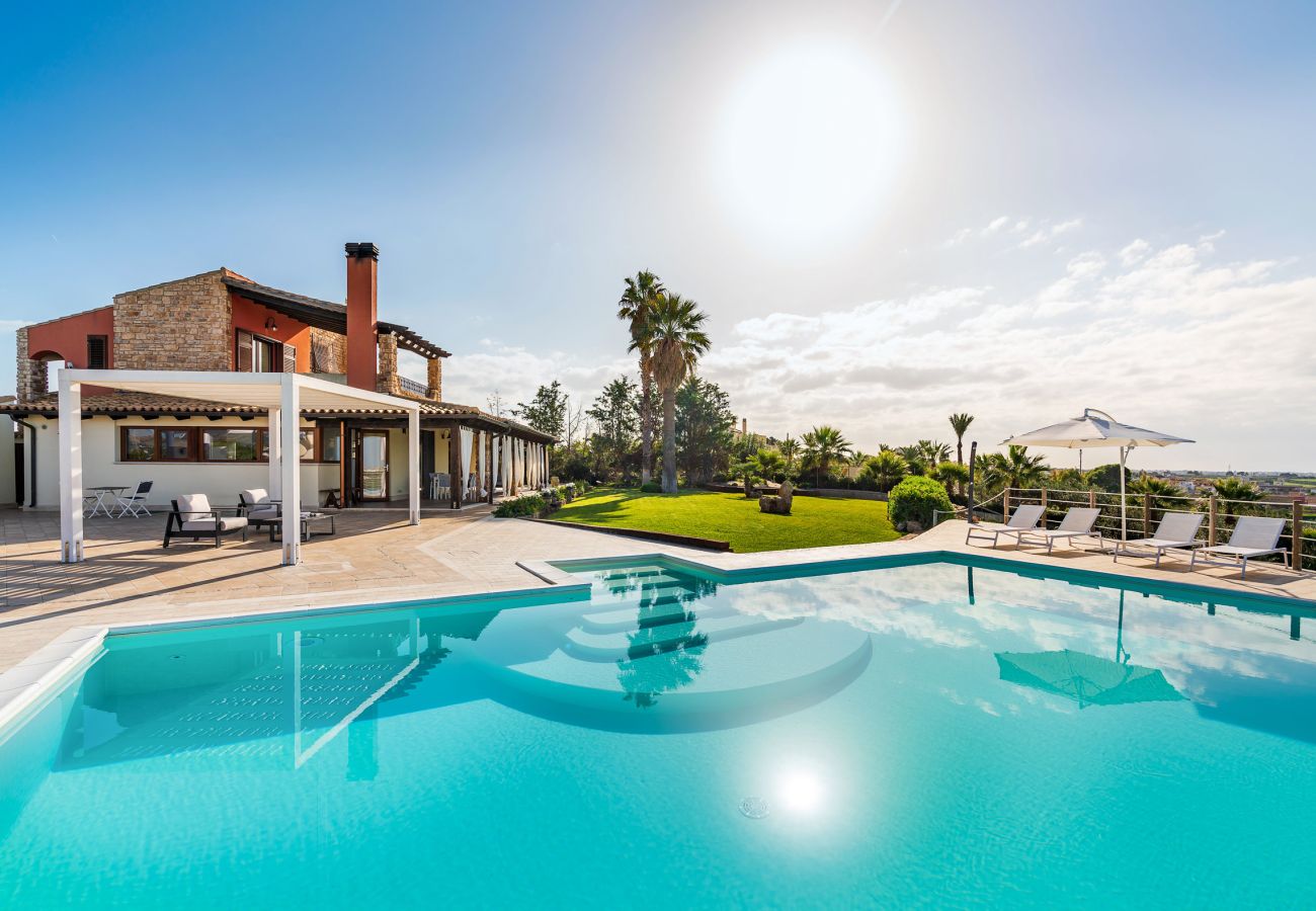 Villa a Paceco - Confortevole villa con piscina situata in splendida posizione panoramica nei dintorni di Trapani