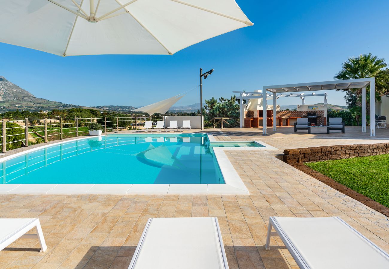 Villa a Paceco - Confortevole villa con piscina situata in splendida posizione panoramica nei dintorni di Trapani