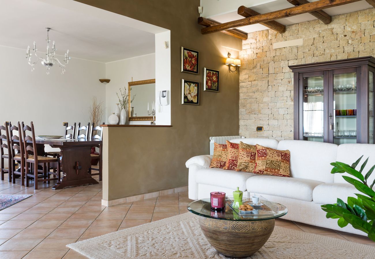 Villa a Paceco - Confortevole villa con piscina situata in splendida posizione panoramica nei dintorni di Trapani