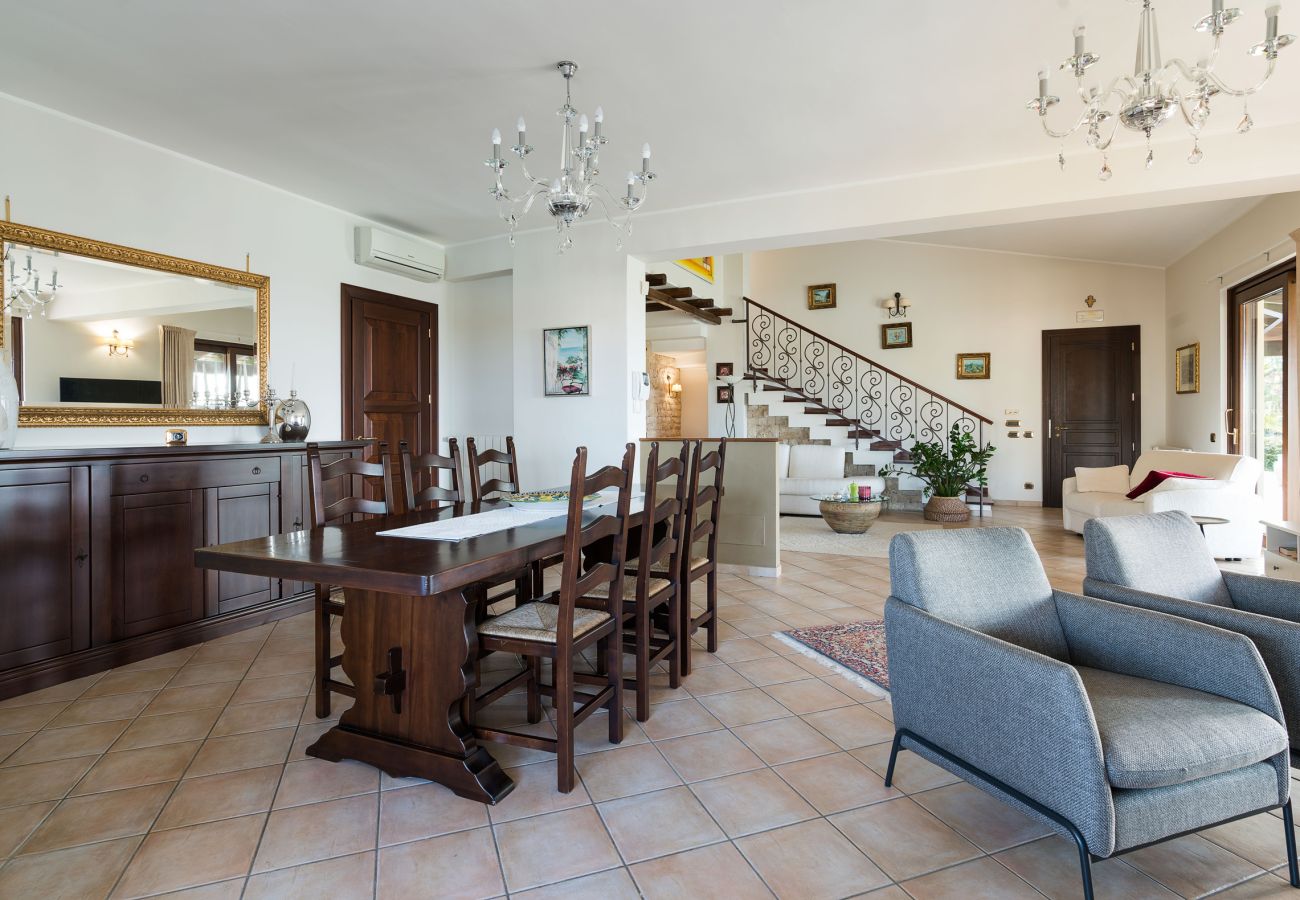Villa a Paceco - Confortevole villa con piscina situata in splendida posizione panoramica nei dintorni di Trapani