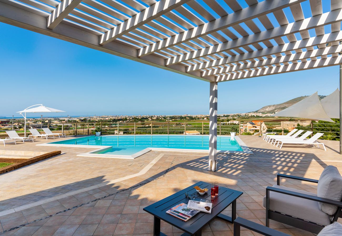 Villa a Paceco - Confortevole villa con piscina situata in splendida posizione panoramica nei dintorni di Trapani