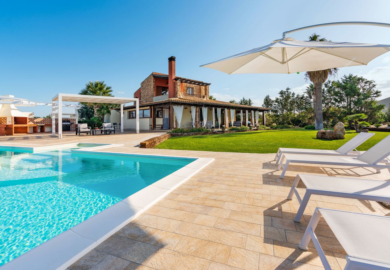 Villa a Paceco - Confortevole villa con piscina situata in splendida posizione panoramica nei dintorni di Trapani