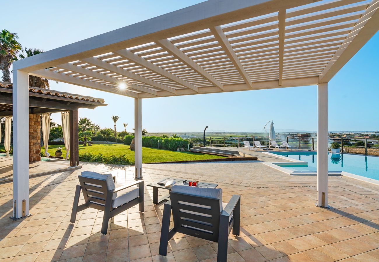 Villa a Paceco - Confortevole villa con piscina situata in splendida posizione panoramica nei dintorni di Trapani