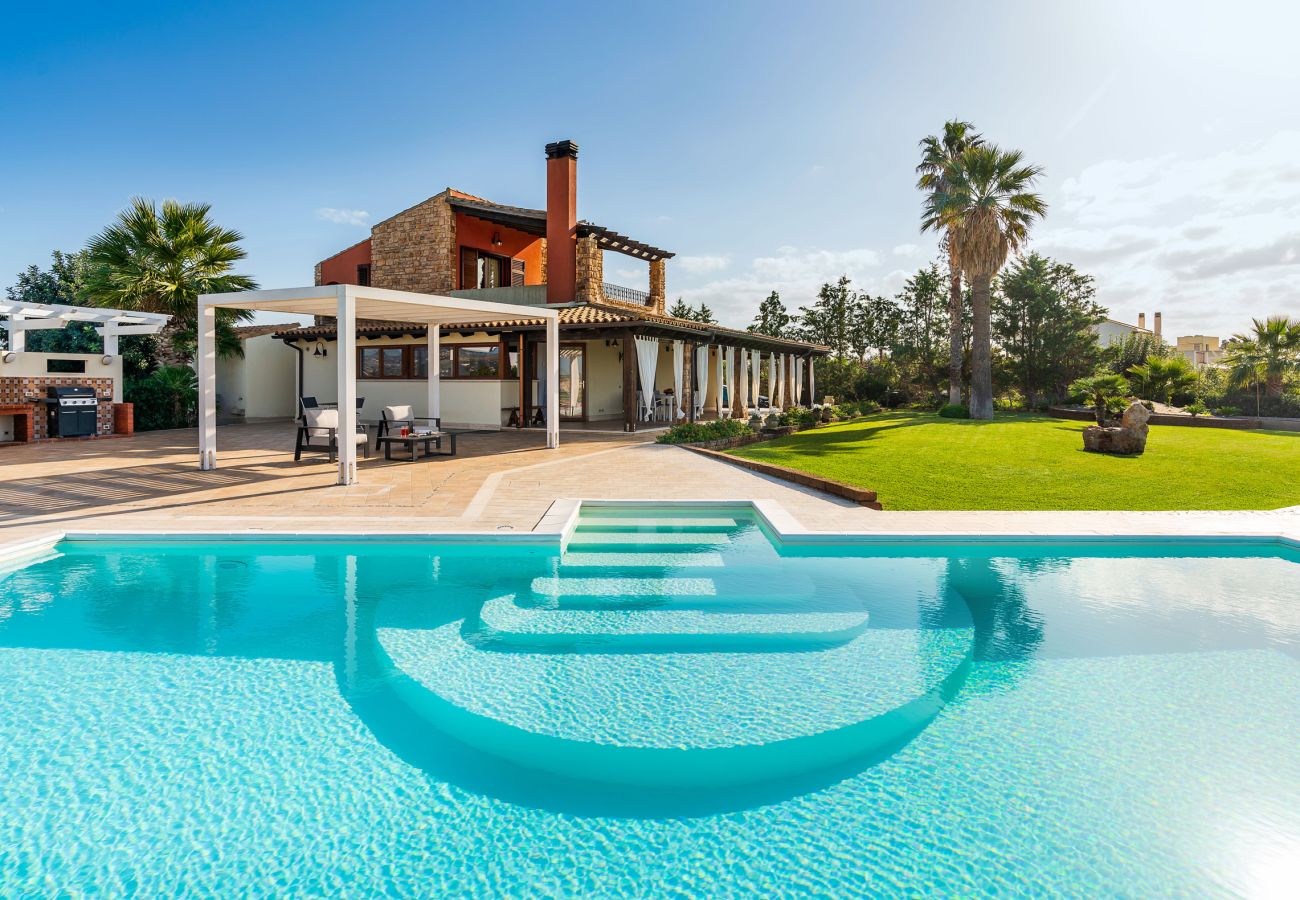 Villa a Paceco - Confortevole villa con piscina situata in splendida posizione panoramica nei dintorni di Trapani