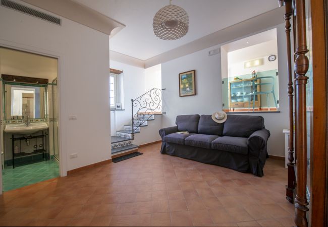 Appartamento a Praiano - Casa Cimino A - Grazioso appartamento con vista mozzafiato su Capri e Positano Appartamento a Praiano - Casa Cimino A - Grazioso appartamento con vista mozzafiato su Capri e Positano