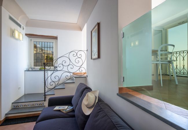 Appartamento a Praiano - Casa Cimino A - Grazioso appartamento con vista mozzafiato su Capri e Positano Appartamento a Praiano - Casa Cimino A - Grazioso appartamento con vista mozzafiato su Capri e Positano