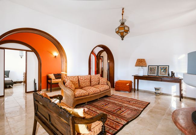 Villa a Custonaci - Villa con piscina privata, fronte mare, a Cornino nei dintorni di Trapani Villa a Custonaci - Villa con piscina privata, fronte mare, a Cornino nei dintorni di Trapani