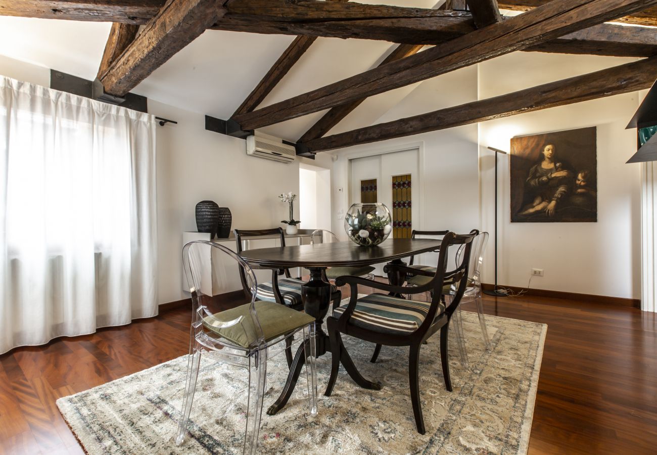 Appartamento a Venezia - San Pantalon Luxury Penthouse R&R