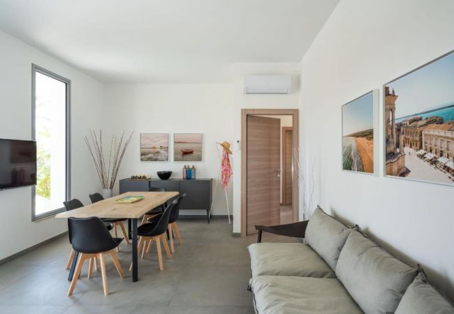 Villa a Noto - Bella villa con piscina, 300 metri dalla spiaggia, San Lorenzo, Sicilia Villa a Noto - Bella villa con piscina, 300 metri dalla spiaggia, San Lorenzo, Sicilia