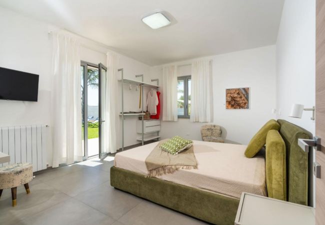 Villa a Noto - Bella villa con piscina, 300 metri dalla spiaggia, San Lorenzo, Sicilia Villa a Noto - Bella villa con piscina, 300 metri dalla spiaggia, San Lorenzo, Sicilia