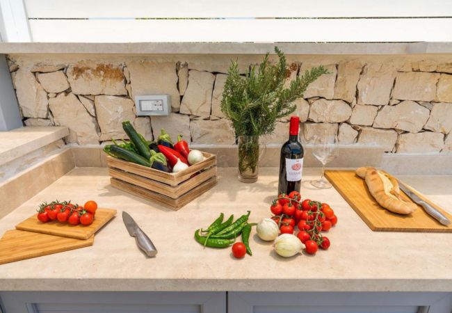 Villa a Noto - Bella villa con piscina, 300 metri dalla spiaggia, San Lorenzo, Sicilia Villa a Noto - Bella villa con piscina, 300 metri dalla spiaggia, San Lorenzo, Sicilia