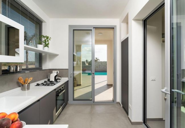 Villa a Noto - Bella villa con piscina, 300 metri dalla spiaggia, San Lorenzo, Sicilia Villa a Noto - Bella villa con piscina, 300 metri dalla spiaggia, San Lorenzo, Sicilia