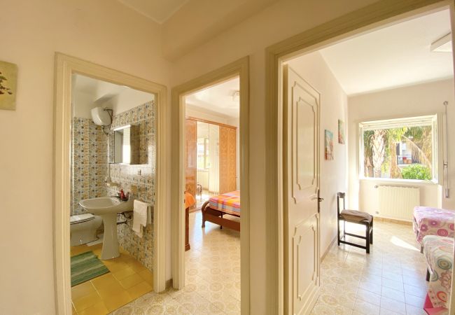 Appartamento a Sperlonga - Confortevole Quadrilocale con giardino e garage Appartamento a Sperlonga - Confortevole Quadrilocale con giardino e garage