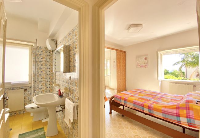 Appartamento a Sperlonga - Confortevole Quadrilocale con giardino e garage Appartamento a Sperlonga - Confortevole Quadrilocale con giardino e garage