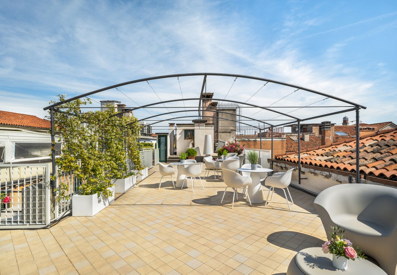 Appartamento a Venezia - Venetian Palace Blue Apartment R&R
