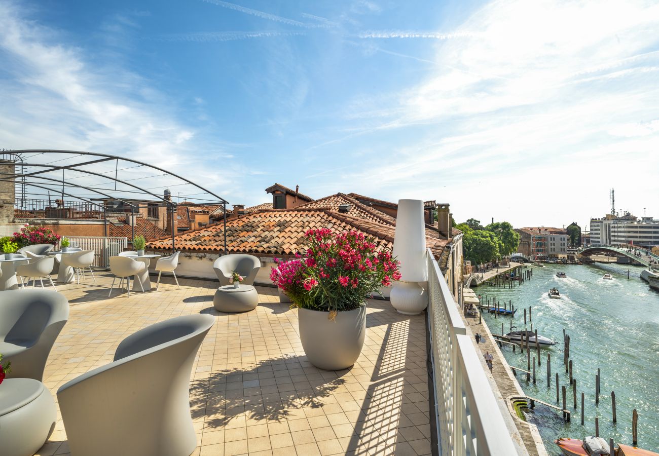 Appartamento a Venezia - Venetian Palace Blue Apartment R&R