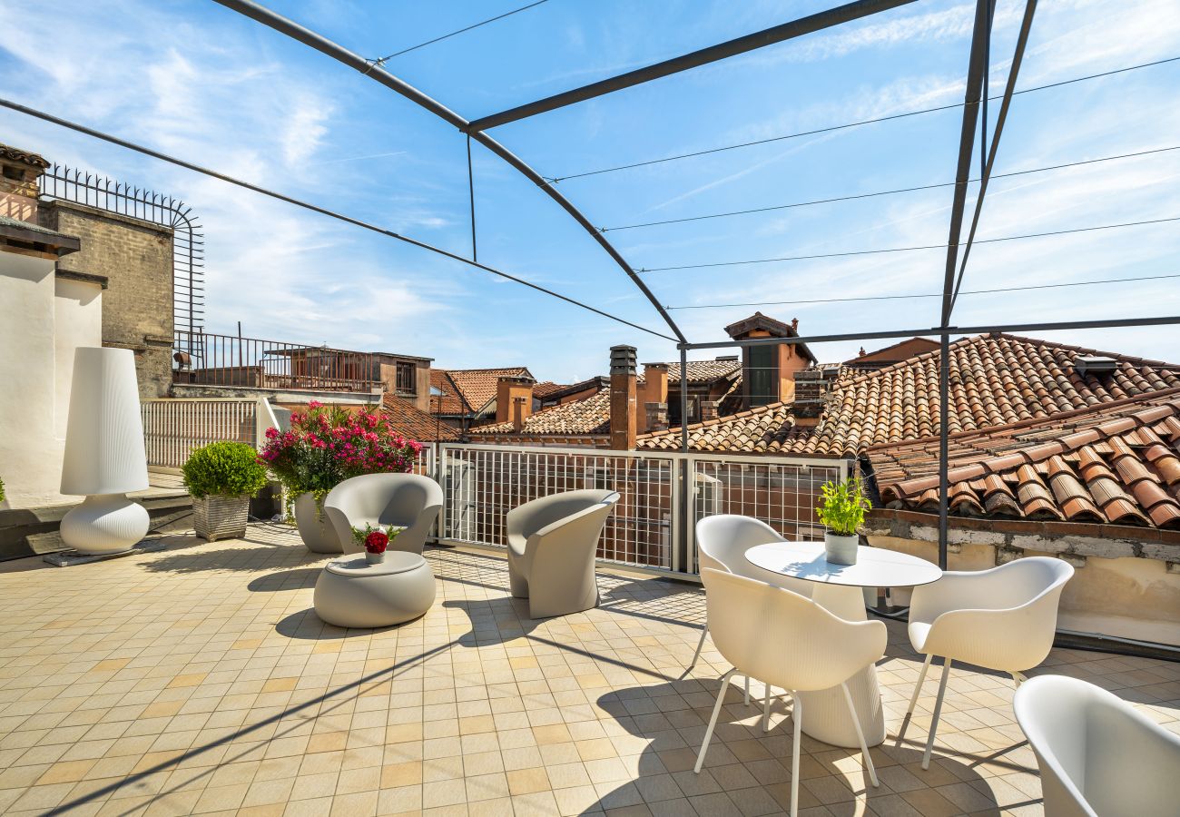 Appartamento a Venezia - Venetian Palace Blue Apartment R&R