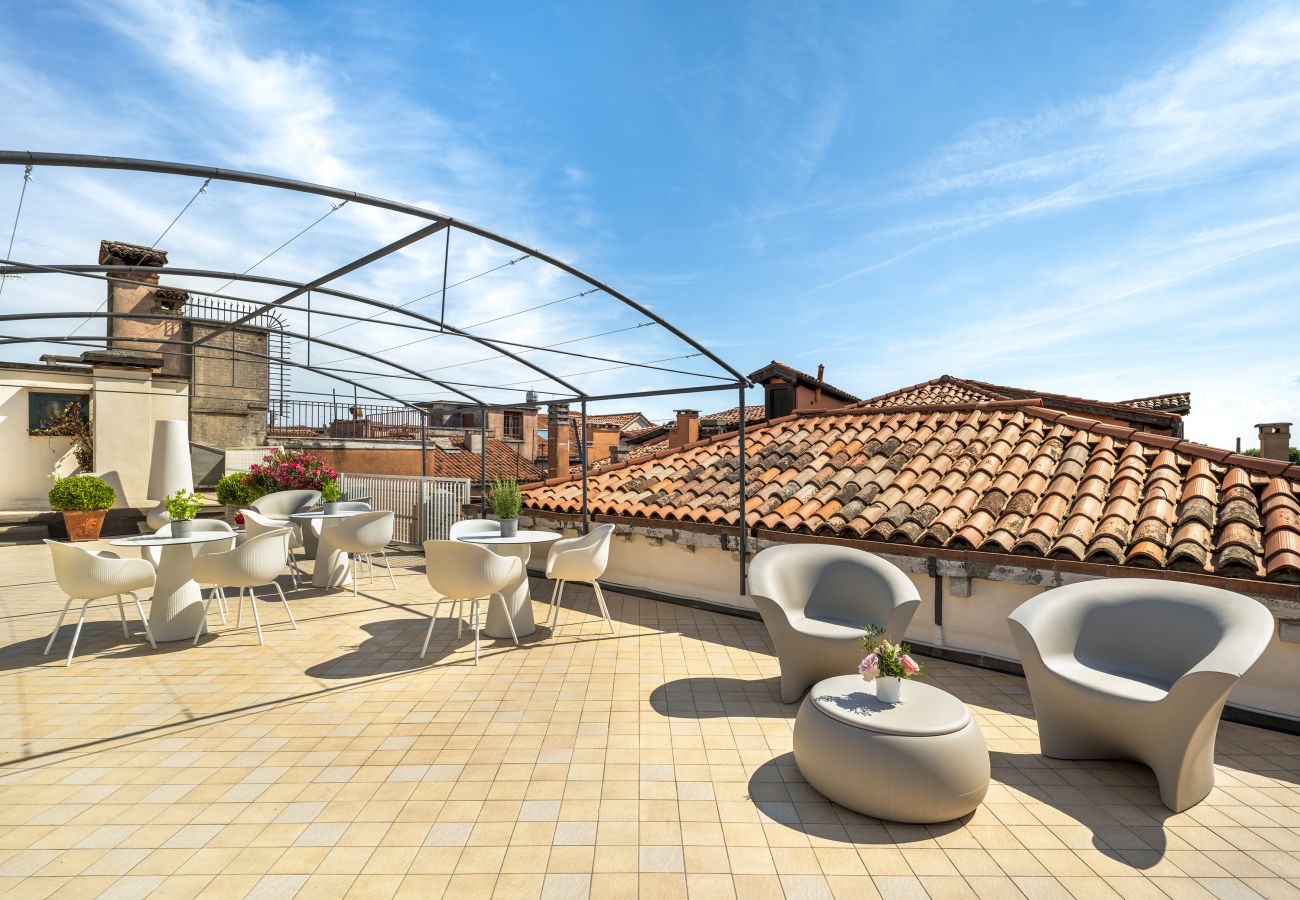 Appartamento a Venezia - Venetian Palace Blue Apartment R&R