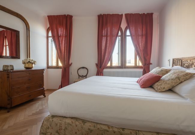 Appartamento a Venezia - Venetian Palace Red Apartment R&R Appartamento a Venezia - Venetian Palace Red Apartment R&R