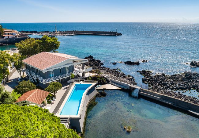 Villa a Stazzo - Lussuosa villa sul mare con piscina privata a Stazzo, Sicilia Villa a Stazzo - Lussuosa villa sul mare con piscina privata a Stazzo, Sicilia