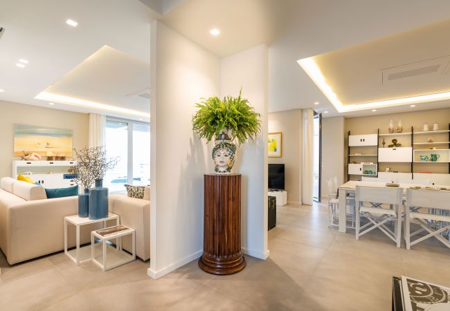 Villa a Stazzo - Lussuosa villa sul mare con piscina privata a Stazzo, Sicilia Villa a Stazzo - Lussuosa villa sul mare con piscina privata a Stazzo, Sicilia