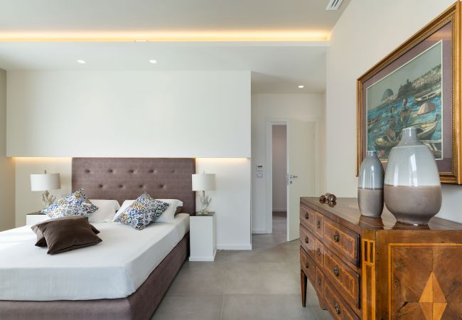 Villa a Stazzo - Lussuosa villa sul mare con piscina privata a Stazzo, Sicilia Villa a Stazzo - Lussuosa villa sul mare con piscina privata a Stazzo, Sicilia