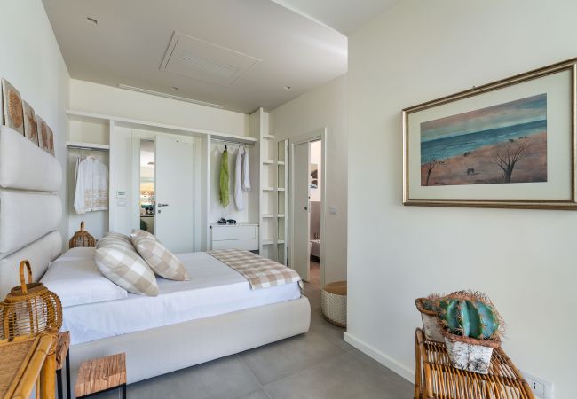 Villa a Stazzo - Lussuosa villa sul mare con piscina privata a Stazzo, Sicilia Villa a Stazzo - Lussuosa villa sul mare con piscina privata a Stazzo, Sicilia