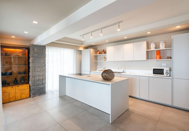 Villa a Stazzo - Lussuosa villa sul mare con piscina privata a Stazzo, Sicilia Villa a Stazzo - Lussuosa villa sul mare con piscina privata a Stazzo, Sicilia