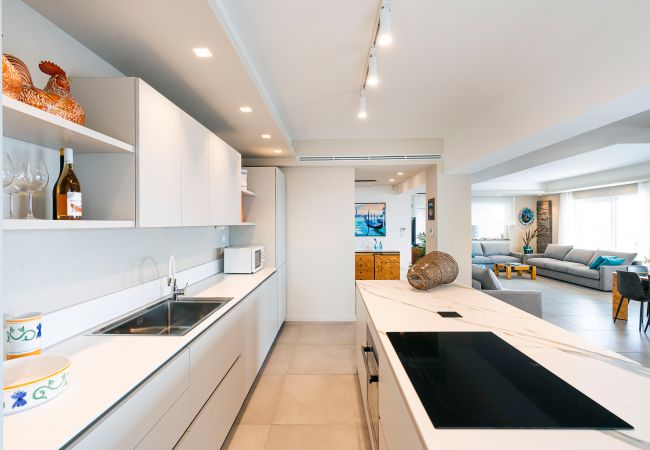 Villa a Stazzo - Lussuosa villa sul mare con piscina privata a Stazzo, Sicilia Villa a Stazzo - Lussuosa villa sul mare con piscina privata a Stazzo, Sicilia