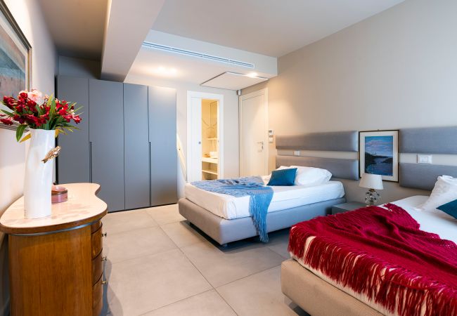 Villa a Stazzo - Lussuosa villa sul mare con piscina privata a Stazzo, Sicilia Villa a Stazzo - Lussuosa villa sul mare con piscina privata a Stazzo, Sicilia