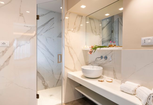 Villa a Stazzo - Lussuosa villa sul mare con piscina privata a Stazzo, Sicilia Villa a Stazzo - Lussuosa villa sul mare con piscina privata a Stazzo, Sicilia