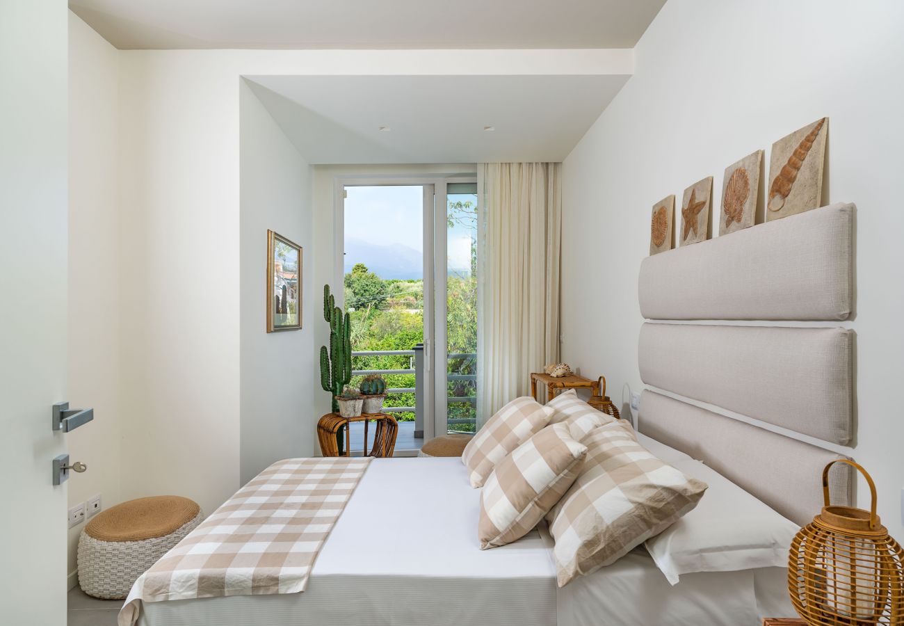 Villa a Stazzo - Lussuosa villa sul mare con piscina privata a Stazzo, Sicilia
