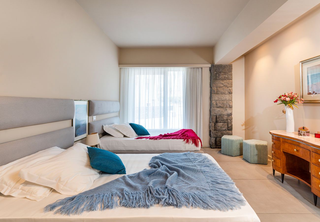 Villa a Stazzo - Lussuosa villa sul mare con piscina privata a Stazzo, Sicilia
