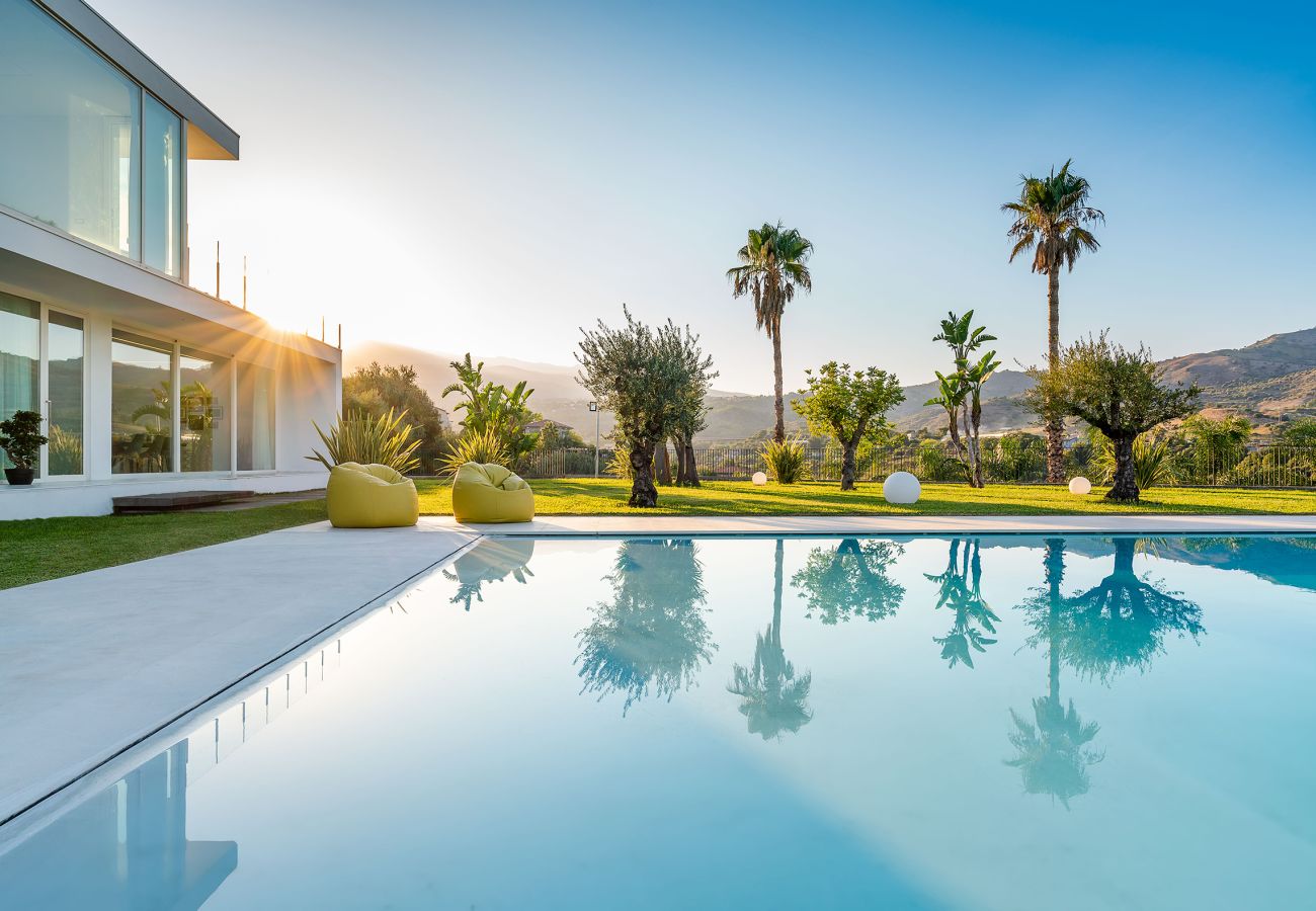 Villa a Calatabiano - Lussuosa villa con piscina vicino Taormina, Sicilia