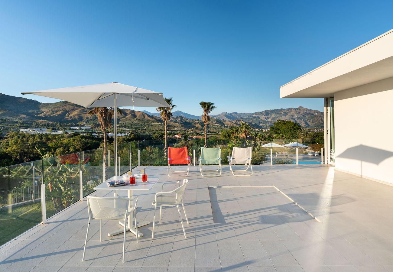 Villa a Calatabiano - Lussuosa villa con piscina vicino Taormina, Sicilia