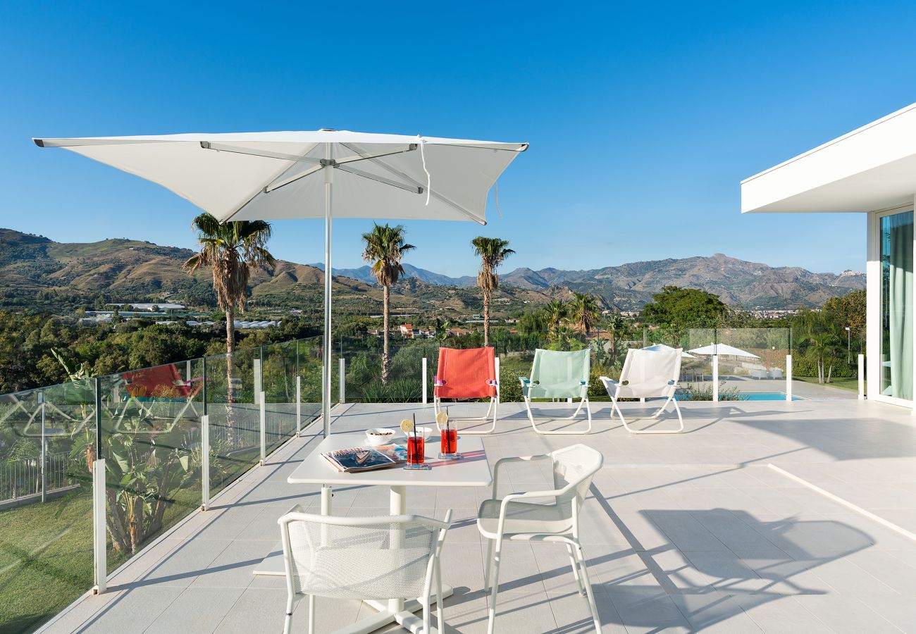 Villa a Calatabiano - Lussuosa villa con piscina vicino Taormina, Sicilia