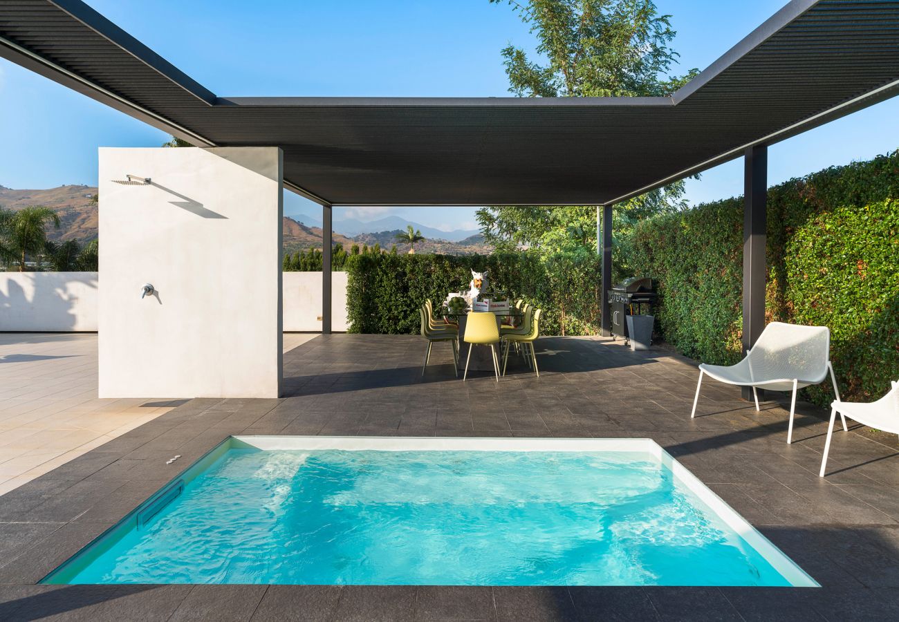 Villa a Calatabiano - Lussuosa villa con piscina vicino Taormina, Sicilia