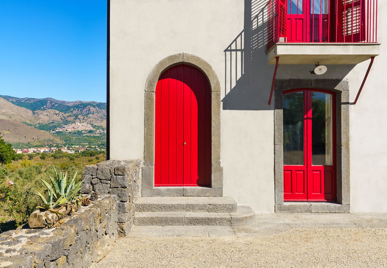 Villa a Castiglione di Sicilia - Esclusiva villa con piscina vicino Castiglione di Sicilia, Etna