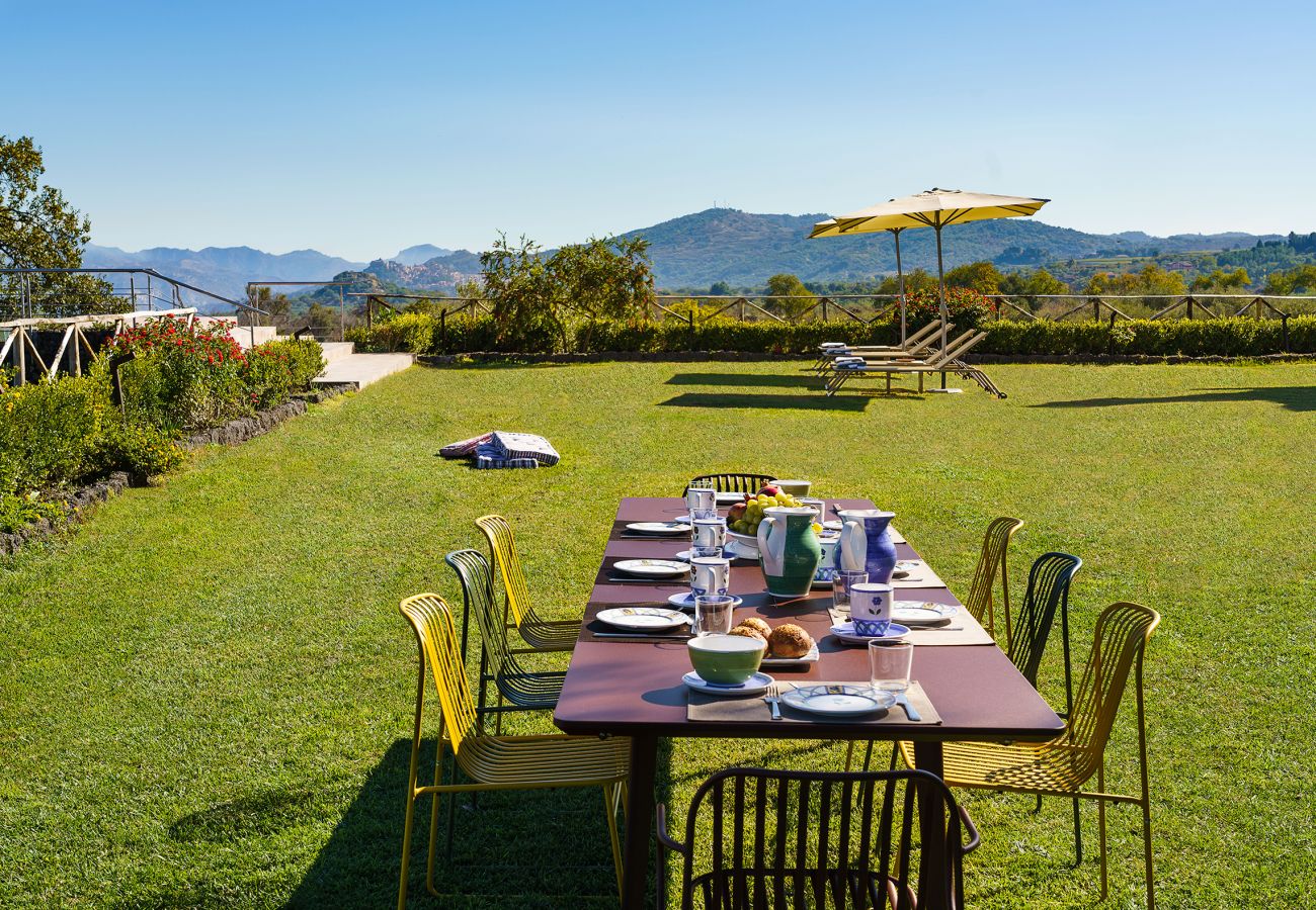 Villa a Castiglione di Sicilia - Esclusiva villa con piscina vicino Castiglione di Sicilia, Etna