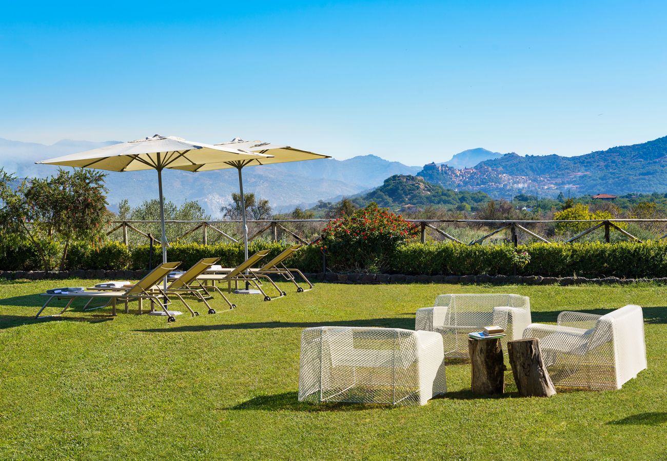 Villa a Castiglione di Sicilia - Esclusiva villa con piscina vicino Castiglione di Sicilia, Etna