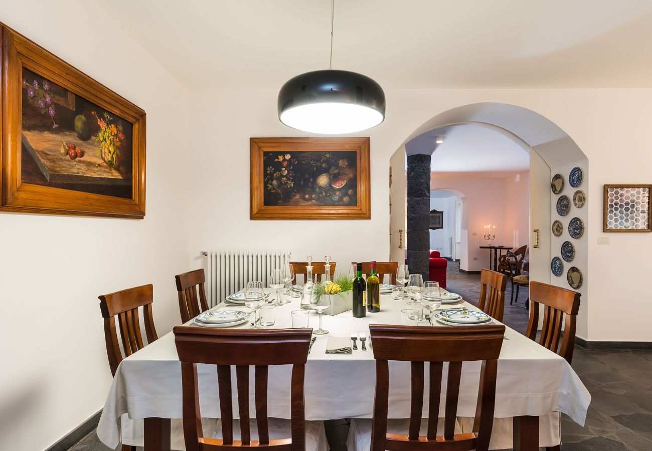 Villa a Castiglione di Sicilia - Esclusiva villa con piscina vicino Castiglione di Sicilia, Etna