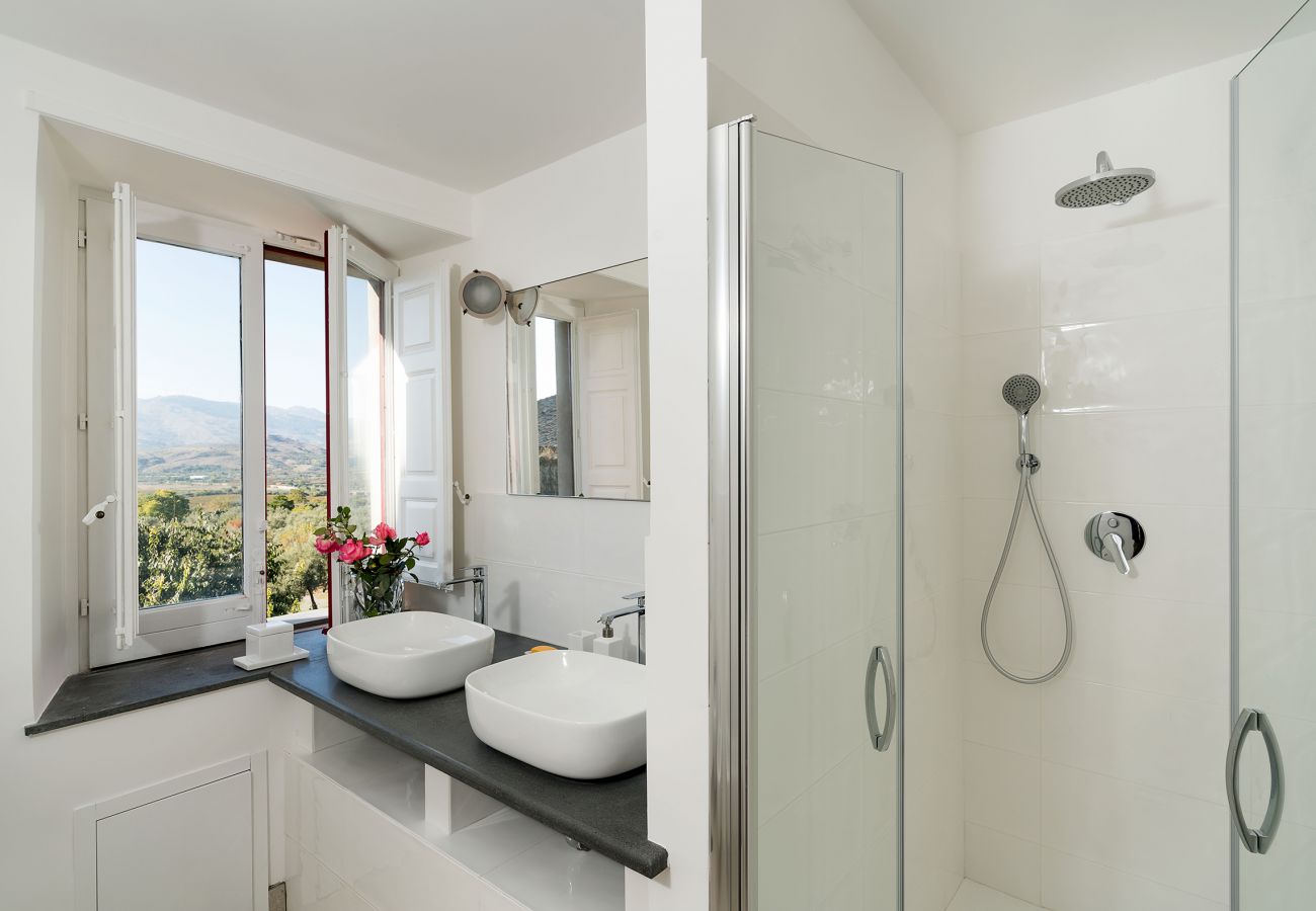 Villa a Castiglione di Sicilia - Esclusiva villa con piscina vicino Castiglione di Sicilia, Etna