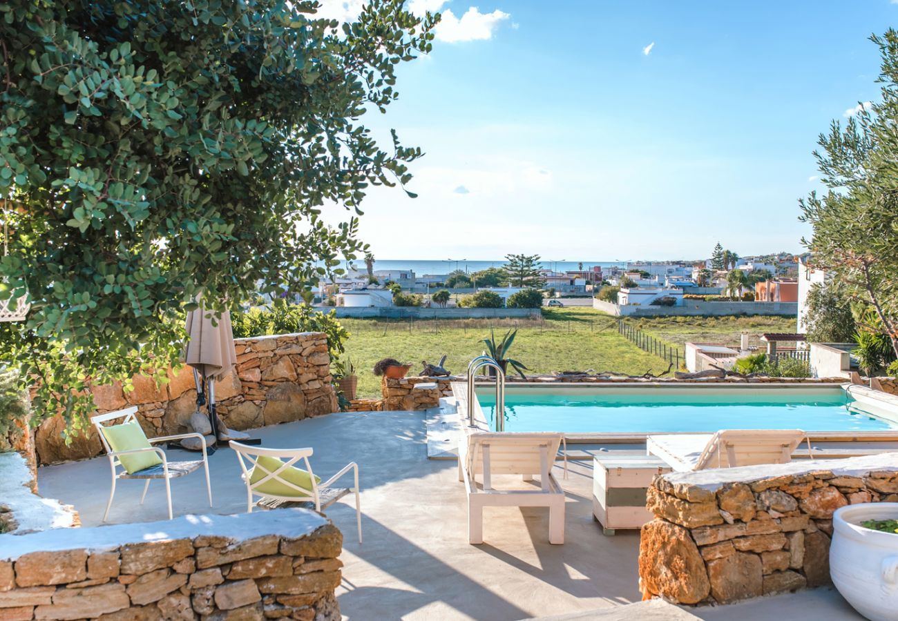 Villa a Torricella - Villa al mare con piscina privata situata a Torre Ovo, Puglia